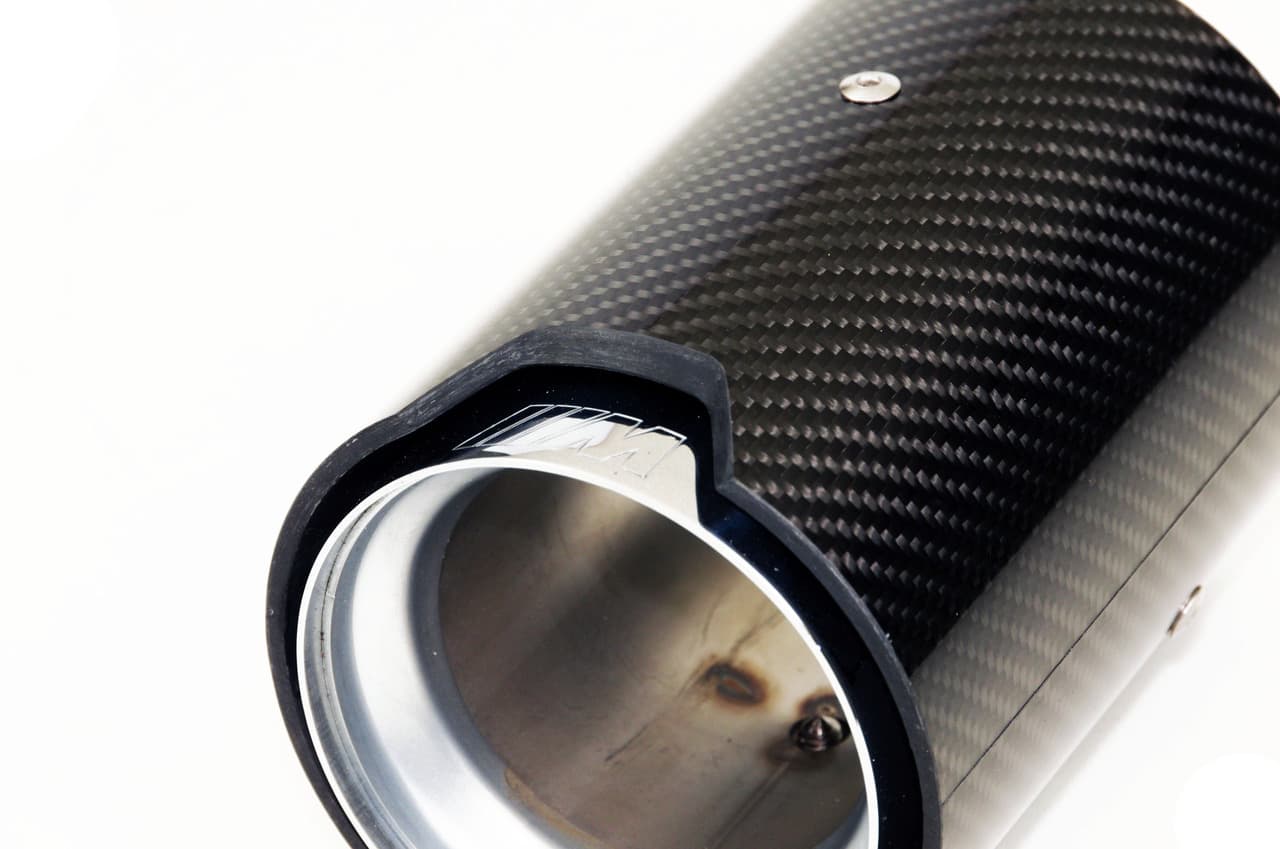 BMW M PERFORMANCE ENDROHRBLENDE CARBON 18302355889 – Bild 2