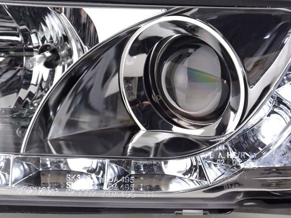 AUDI A4 - TAGFAHRLICHT SCHEINWERFER – Bild 4