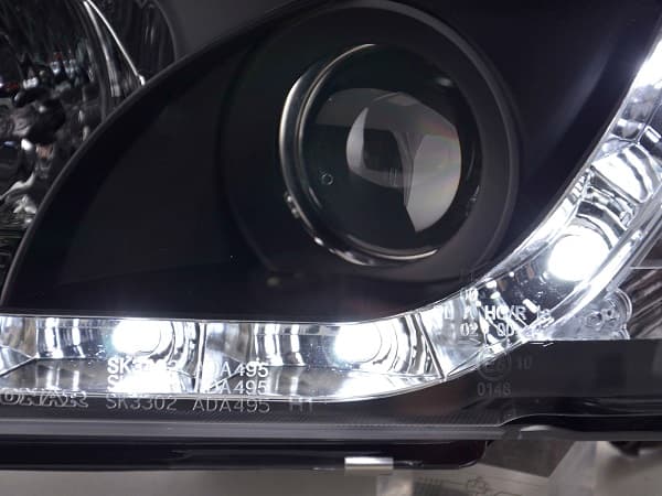 AUDI A4 - TAGFAHRLICHT SCHEINWERFER – Bild 3