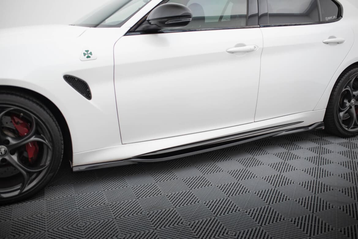 ALFA ROMEO GIULIA QUADRIFOGLIO - MAXTON DESIGN SEITENSCHWELLER CUP LEISTEN – Bild 2