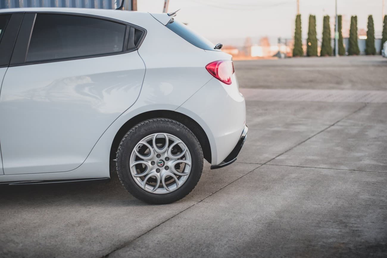 ALFA ROMEO GIULIETTA 05.2016+ - MAXTON DESIGN HECK ANSATZ SIDE FLAPS – Bild 4