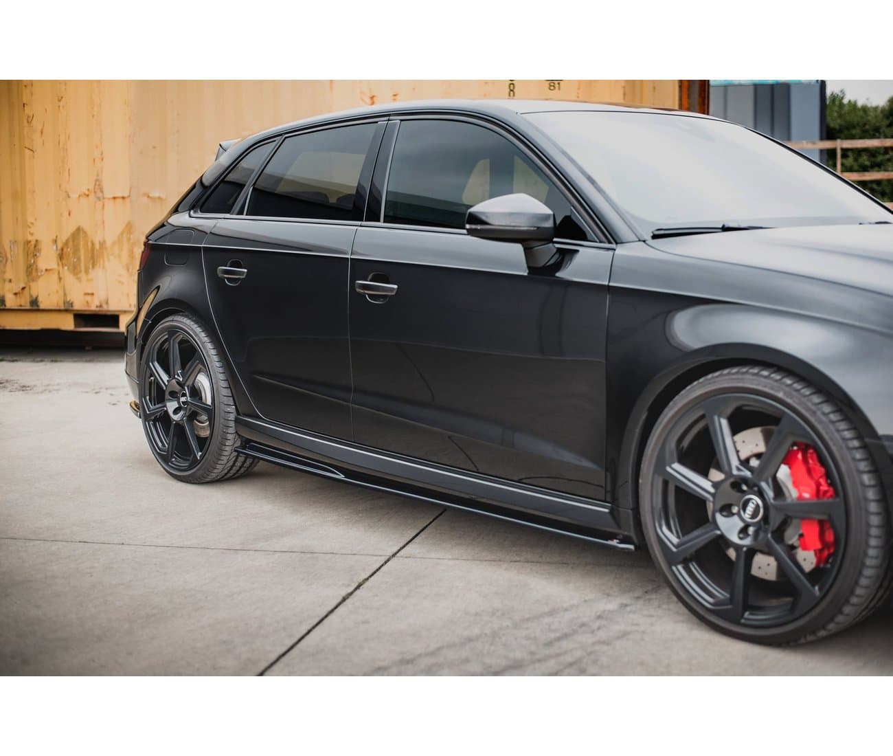 AUDI RS3 2017+ - MAXTON DESIGN SEITENSCHWELLER ANSATZ CUP LEISTEN V.2 – Bild 4
