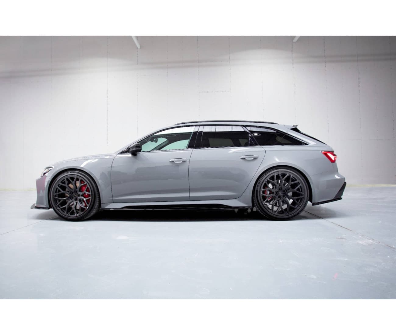 AUDI RS6 - MAXTON DESIGN SEITLICHE HECK FLAPS V.1 – Bild 2