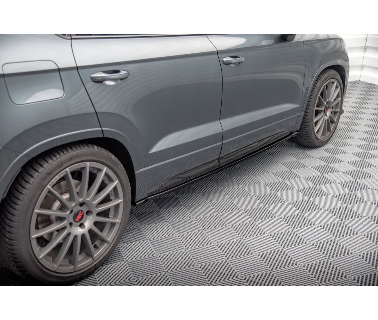 SEAT ATECA CUPRA - MAXTON DESIGN SEITENSCHWELLER ANSATZ – Bild 4