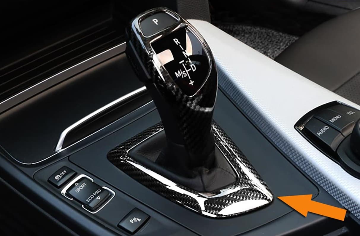 BMW F22 - CARBON SCHALTRAHMENABDECKUNG – Bild 3