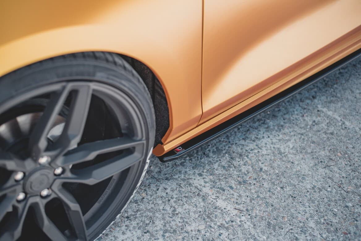 FORD FOCUS ST-LINE - MAXTON DESIGN SEITENSCHWELLER ANSATZ CUP LEISTEN V.4 – Bild 4