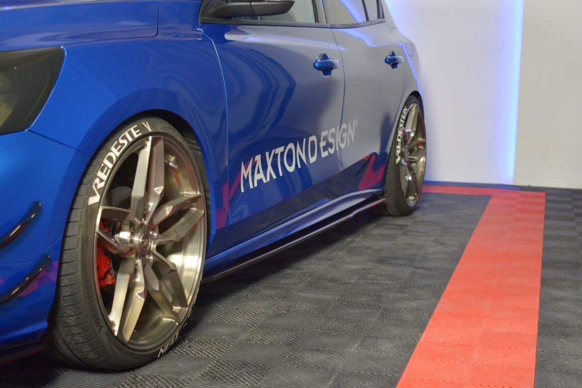 FORD FOCUS ST-LINE - MAXTON DESIGN SEITENSCHWELLER ANSATZ CUP LEISTEN V.3 – Bild 2