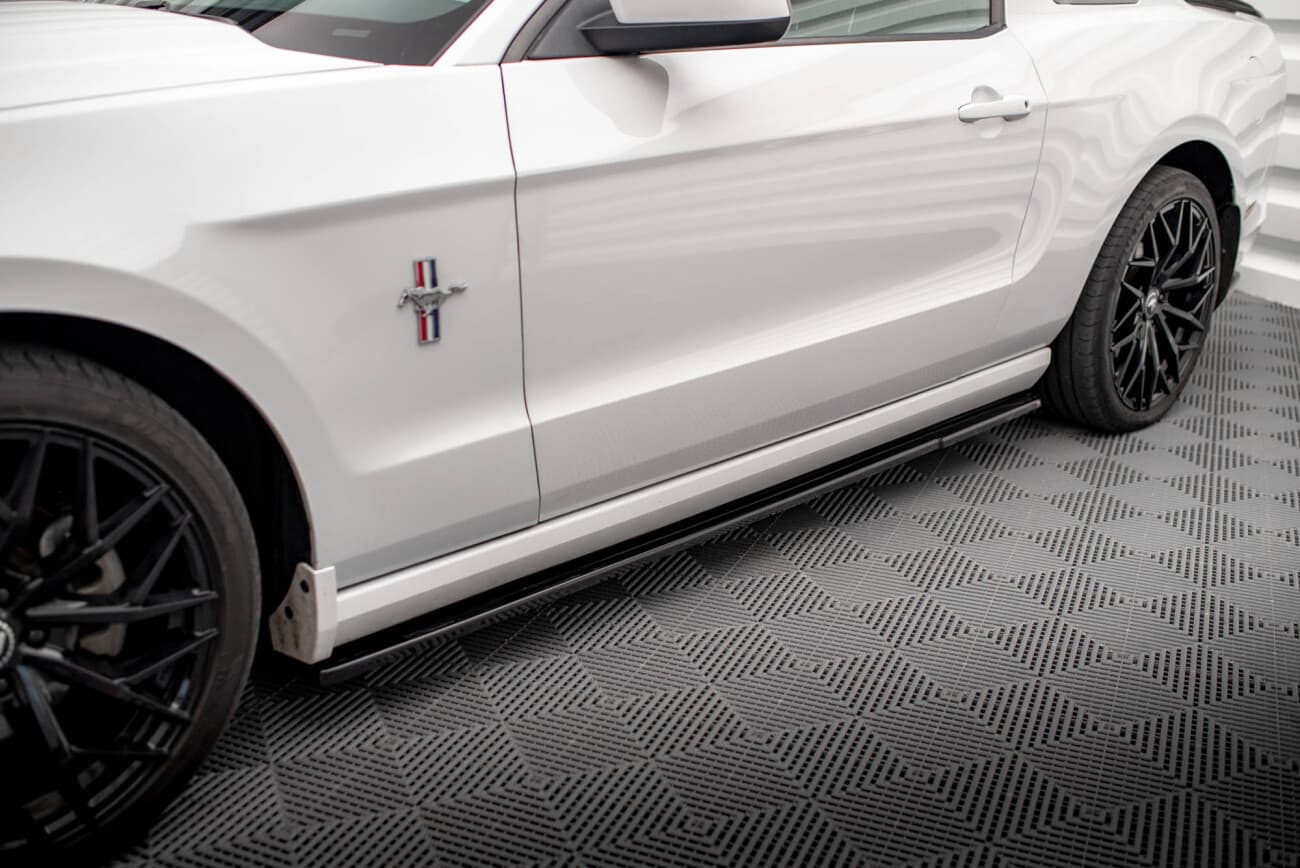 FORD MUSTANG 5 - MAXTON DESIGN SEITENSCHWELLER CUP LEISTEN – Bild 2