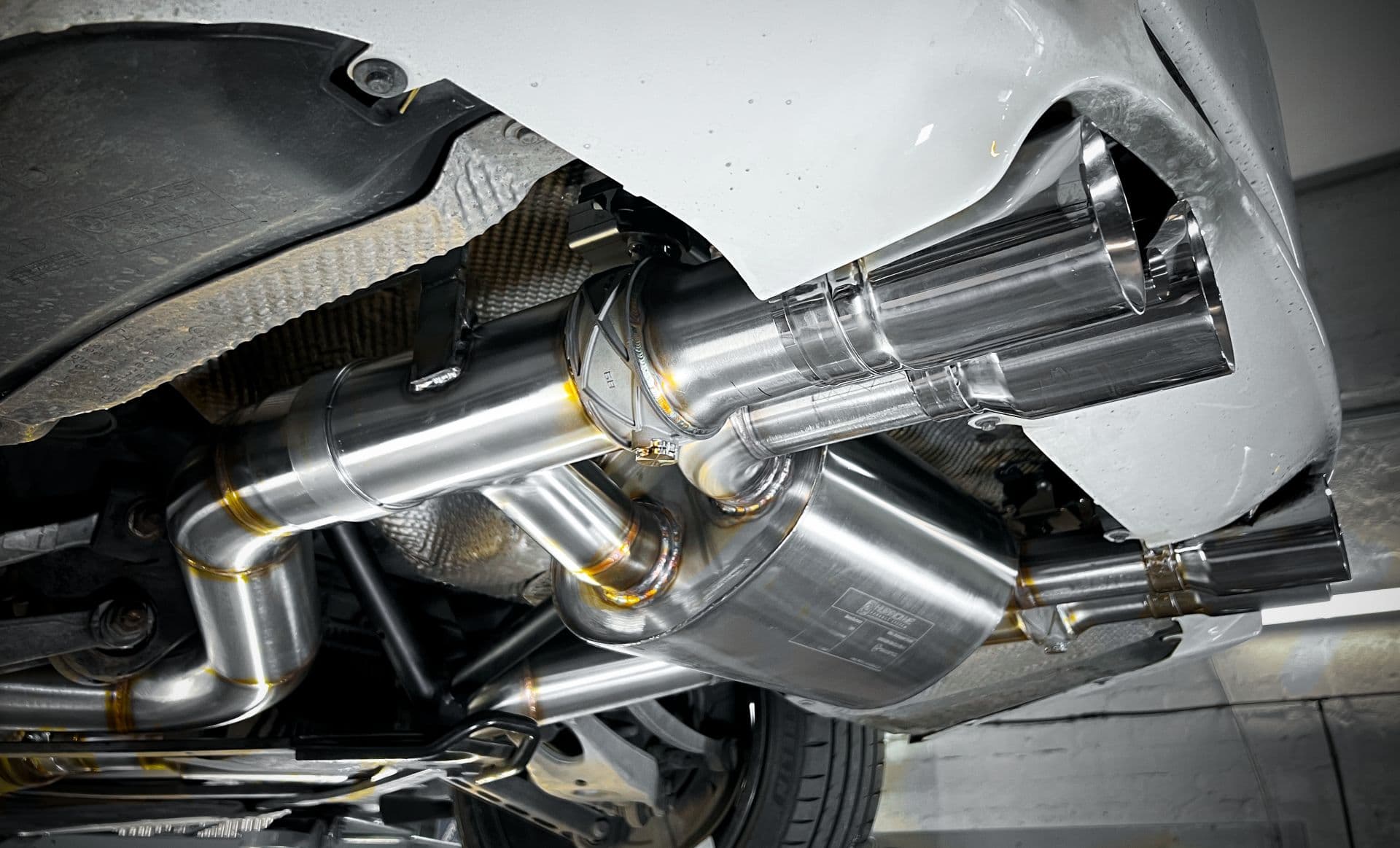 BMW M3 - HURRICANE DUPLEX SPORTAUSPUFF ANLAGE Ø 89MM – Bild 3