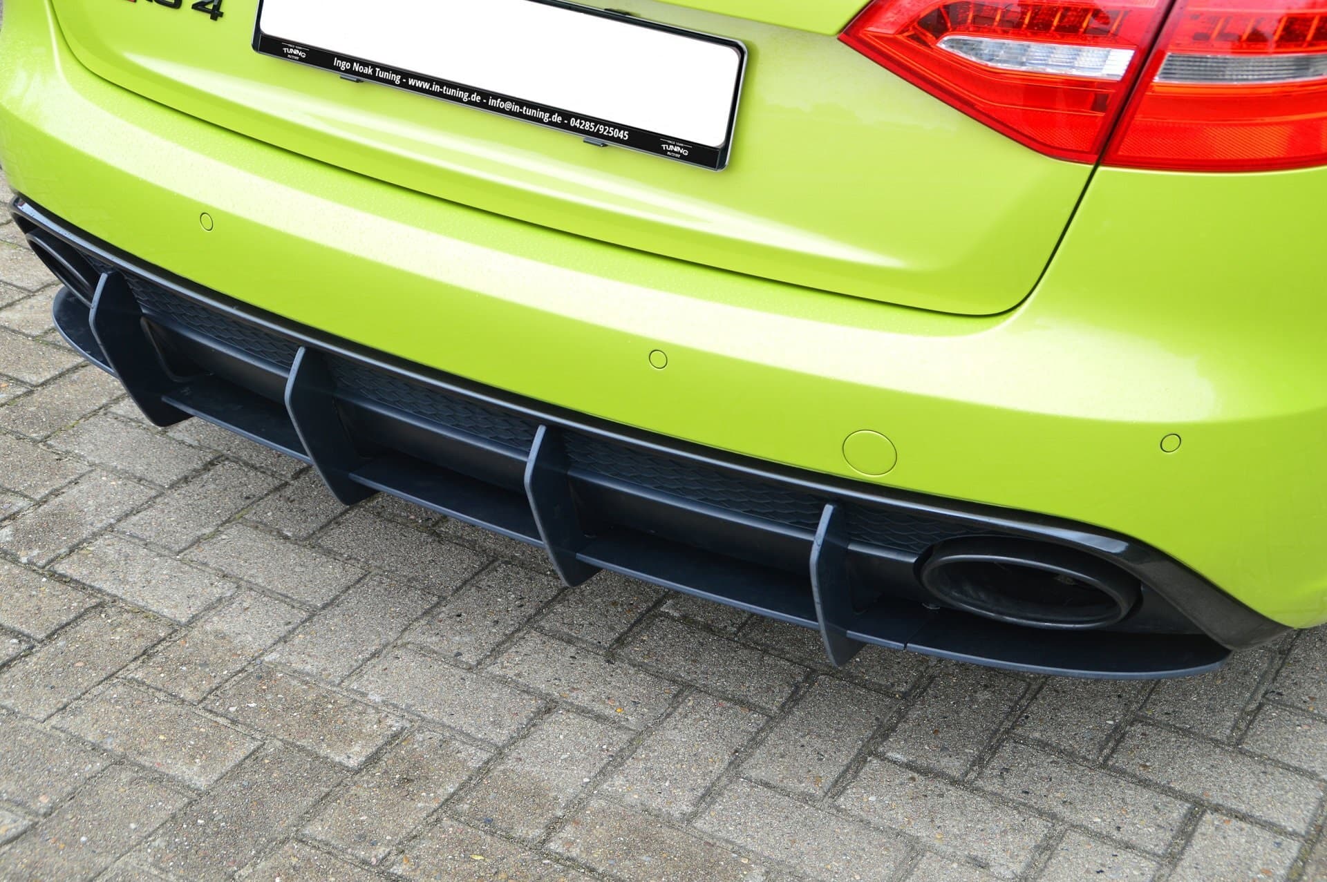 AUDI RS4 - INGO NOAK HECKDIFFUSOR ANSATZ MIT SEITENTEILEN – Bild 3