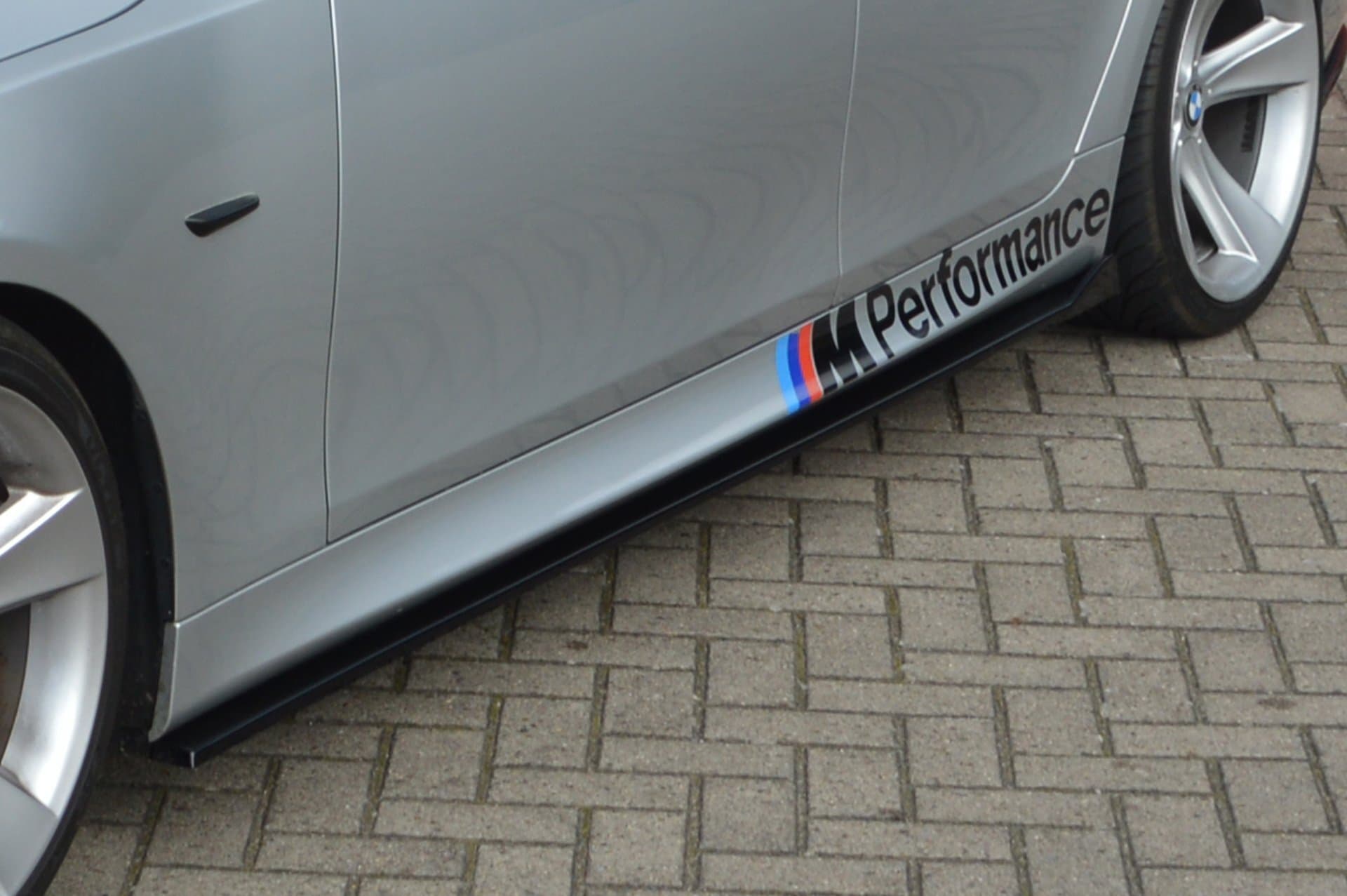 BMW E61 - INGO NOAK SEITENSCHWELLER ANSATZ CUP LEISTEN