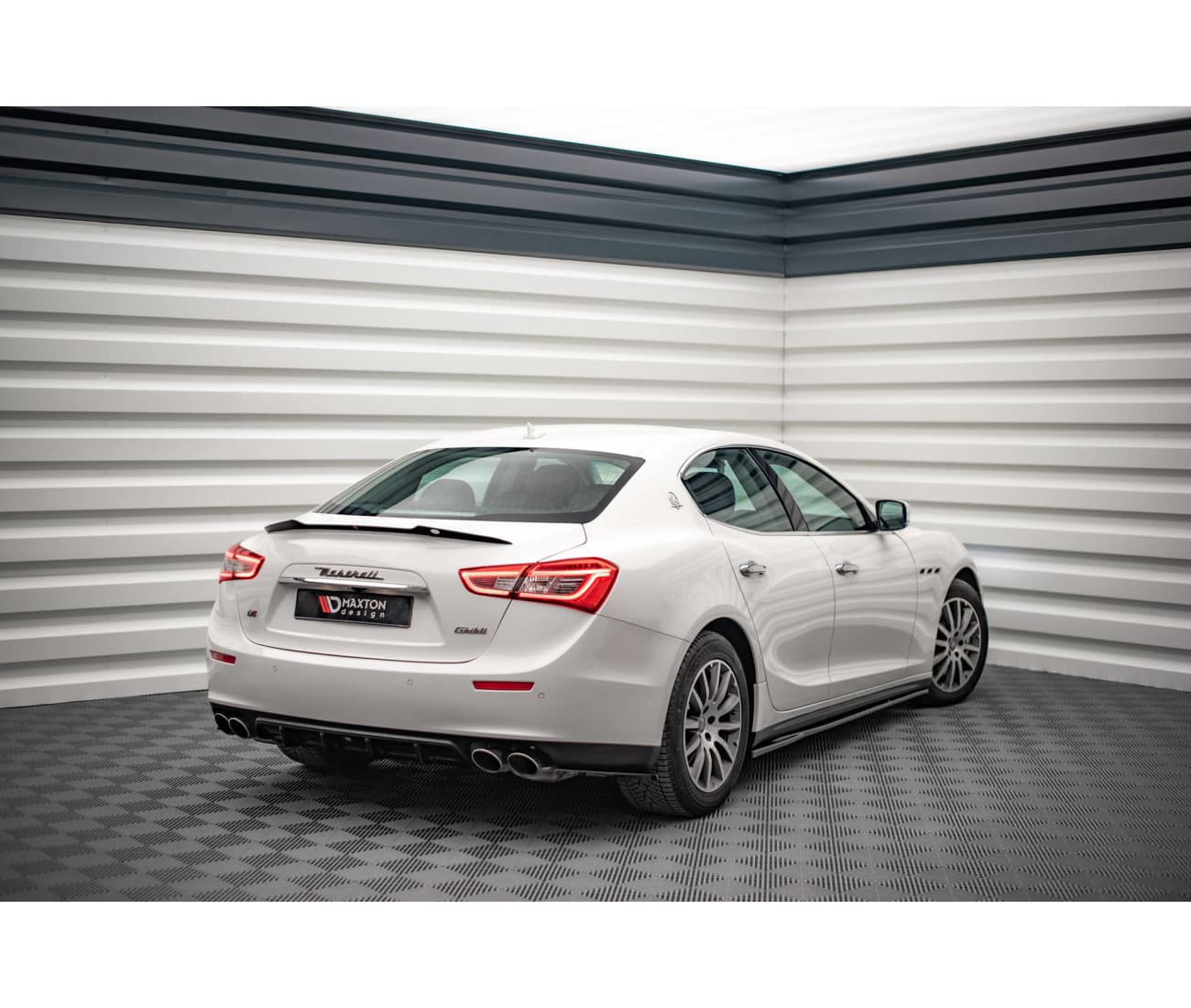 MASERATI GHIBLI - MAXTON DESIGN SEITENSCHWELLER CUP LEISTEN ANSATZ – Bild 5