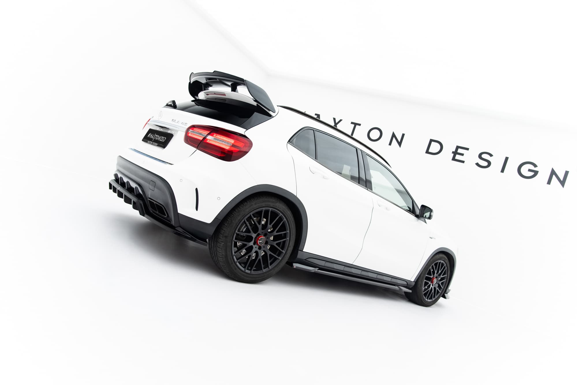 MERCEDES GLA 45 AMG 2017+ - MAXTON DESIGN SEITENSCHWELLER ANSATZ CUP LEISTEN V.2 – Maxton Design