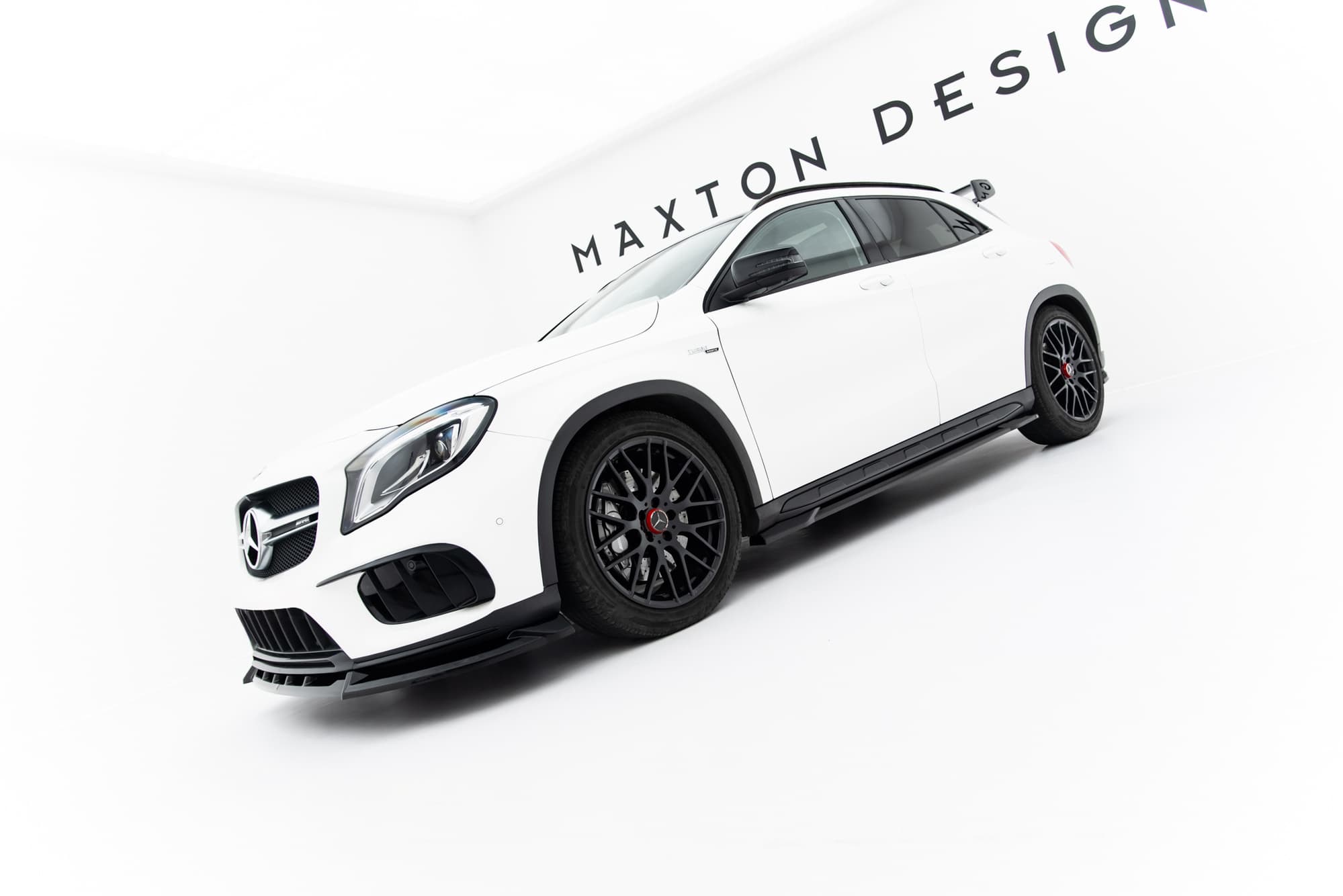 MERCEDES GLA 45 AMG 2017+ - MAXTON DESIGN SEITENSCHWELLER ANSATZ CUP LEISTEN V.2 – Bild 3