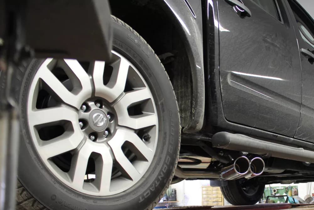 NISSAN NAVARA - FOX HALBAUSPUFFANLAGE AB KATALYSATOR SIDEPIPE – Bild 4
