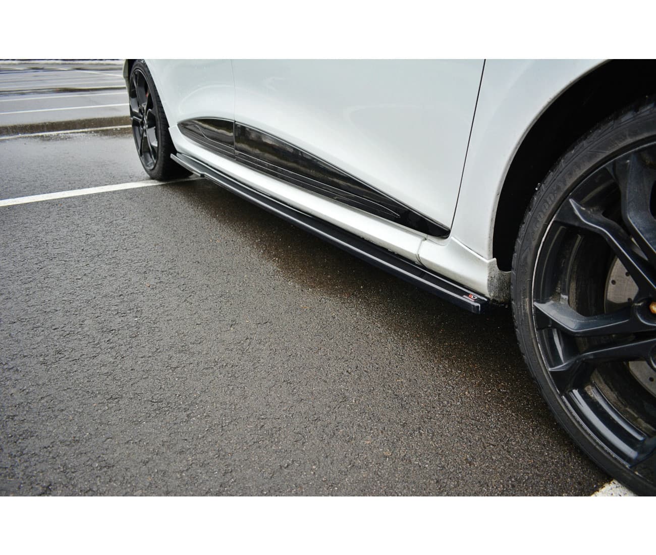 RENAULT CLIO 4 RS - MAXTON DESIGN SEITENSCHWELLER CUP LEISTEN ANSATZ – Bild 2