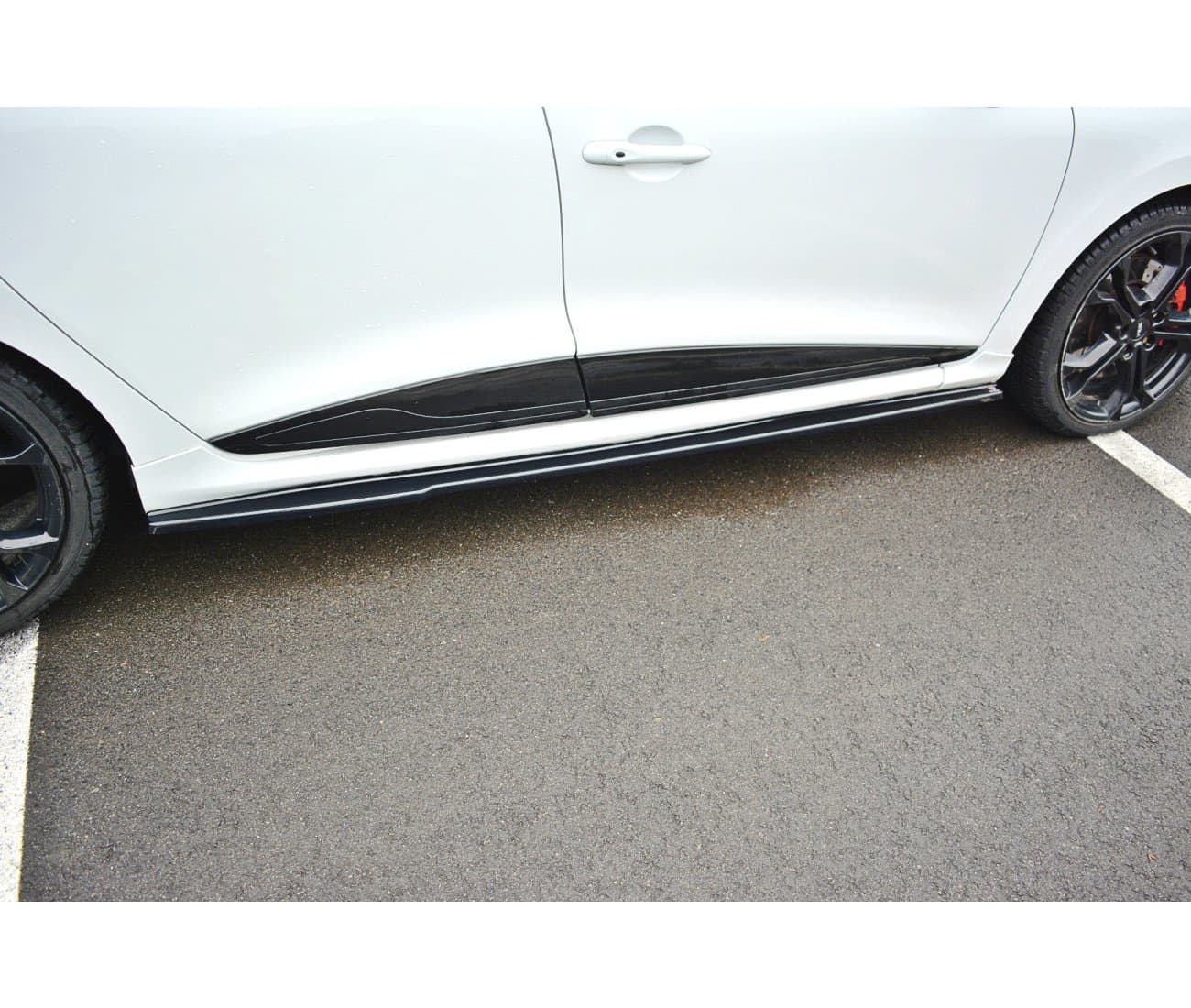 RENAULT CLIO 4 RS - MAXTON DESIGN SEITENSCHWELLER CUP LEISTEN ANSATZ – Bild 3