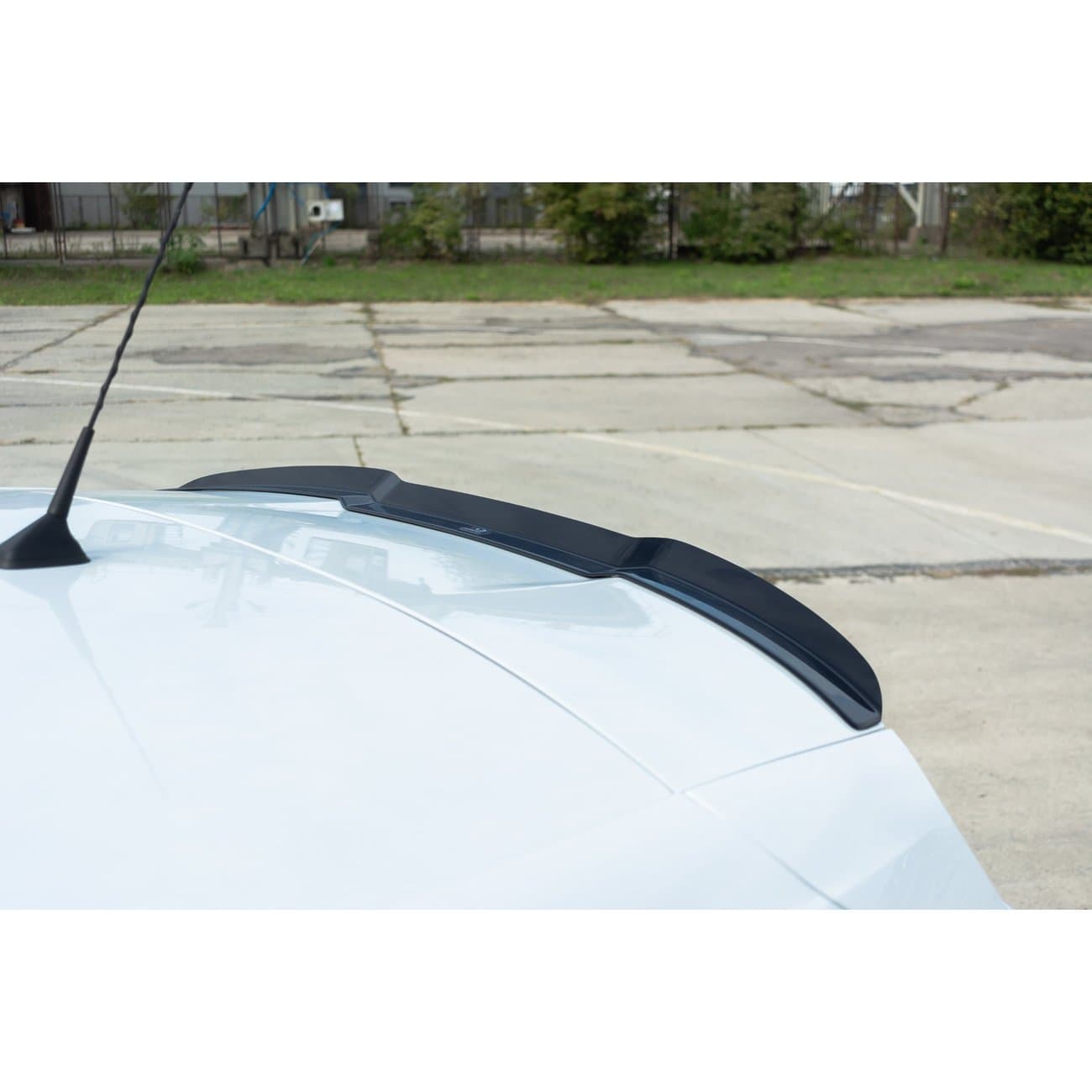 RENAULT MEGANE RS - MAXTON DESIGN DACHSPOILER LIPPE ABRISSKANTE – Bild 2