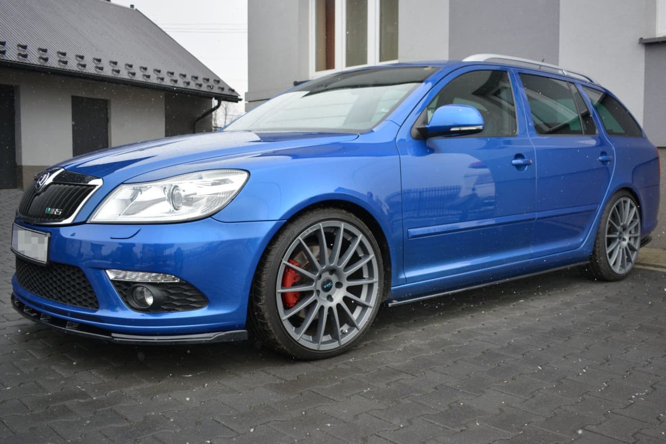 SKODA OCTAVIA RS - MAXTON DESIGN SEITENSCHWELLER CUP LEISTEN – Bild 2