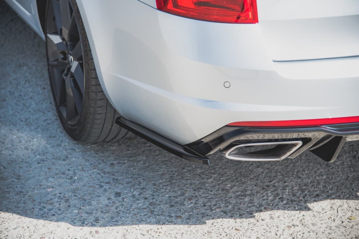 SKODA OCTAVIA RS - MAXTON DESIGN HECK SIDE FLAPS V.2 – Bild 2
