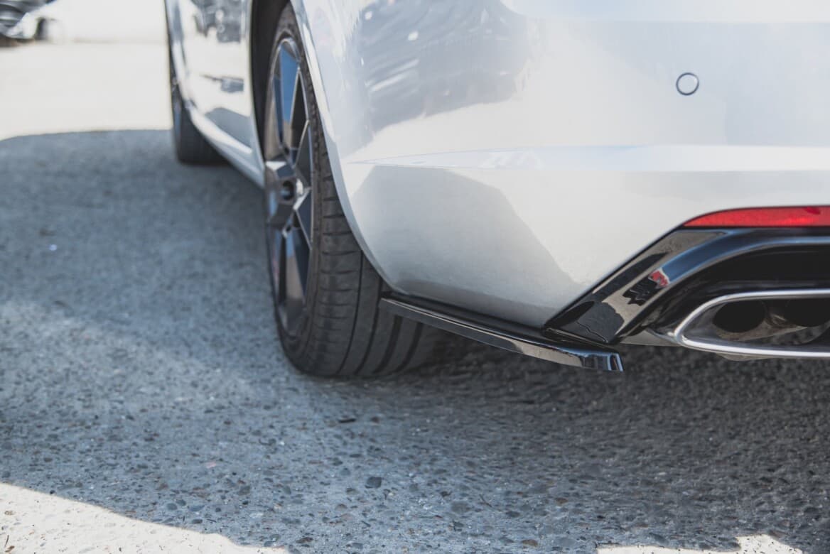 SKODA OCTAVIA RS - MAXTON DESIGN HECK SIDE FLAPS V.2 – Bild 4