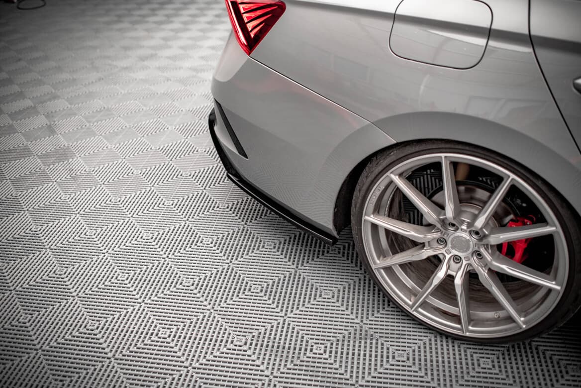 SKODA OCTAVIA RS - MAXTON DESIGN HECK SEITEN FLAPS SIDE FLAPS V.4 – Bild 3