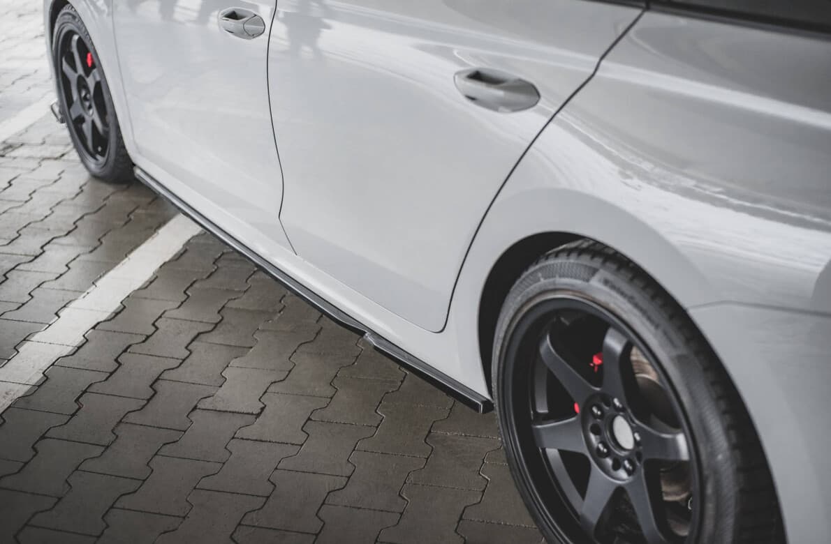 SKODA OCTAVIA RS - MAXTON DESIGN SEITENSCHWELLER CUP LEISTEN – Bild 2