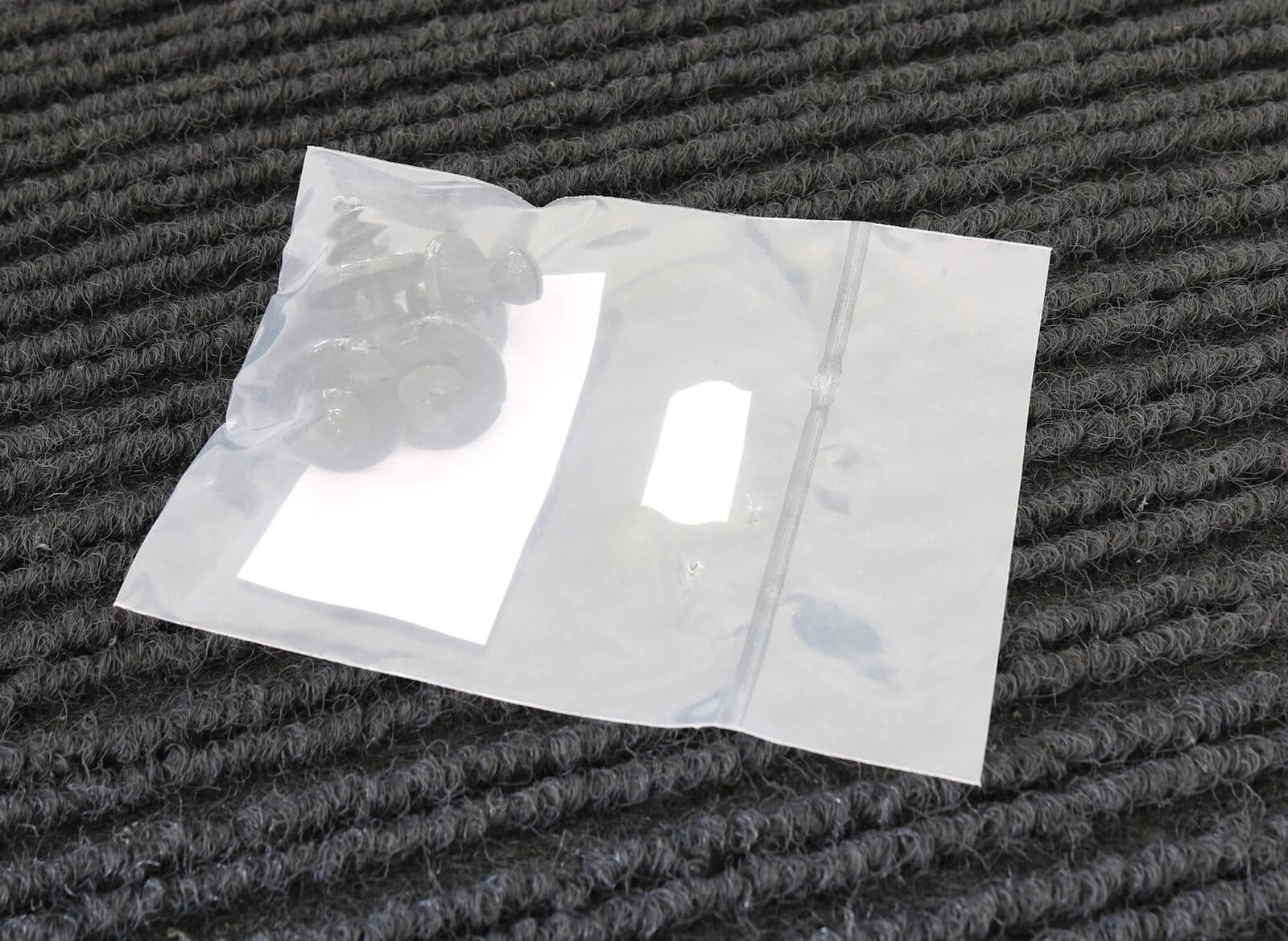 MERCEDES E-KLASSE - SCHÖNEK FUSSMATTEN SET – Bild 4