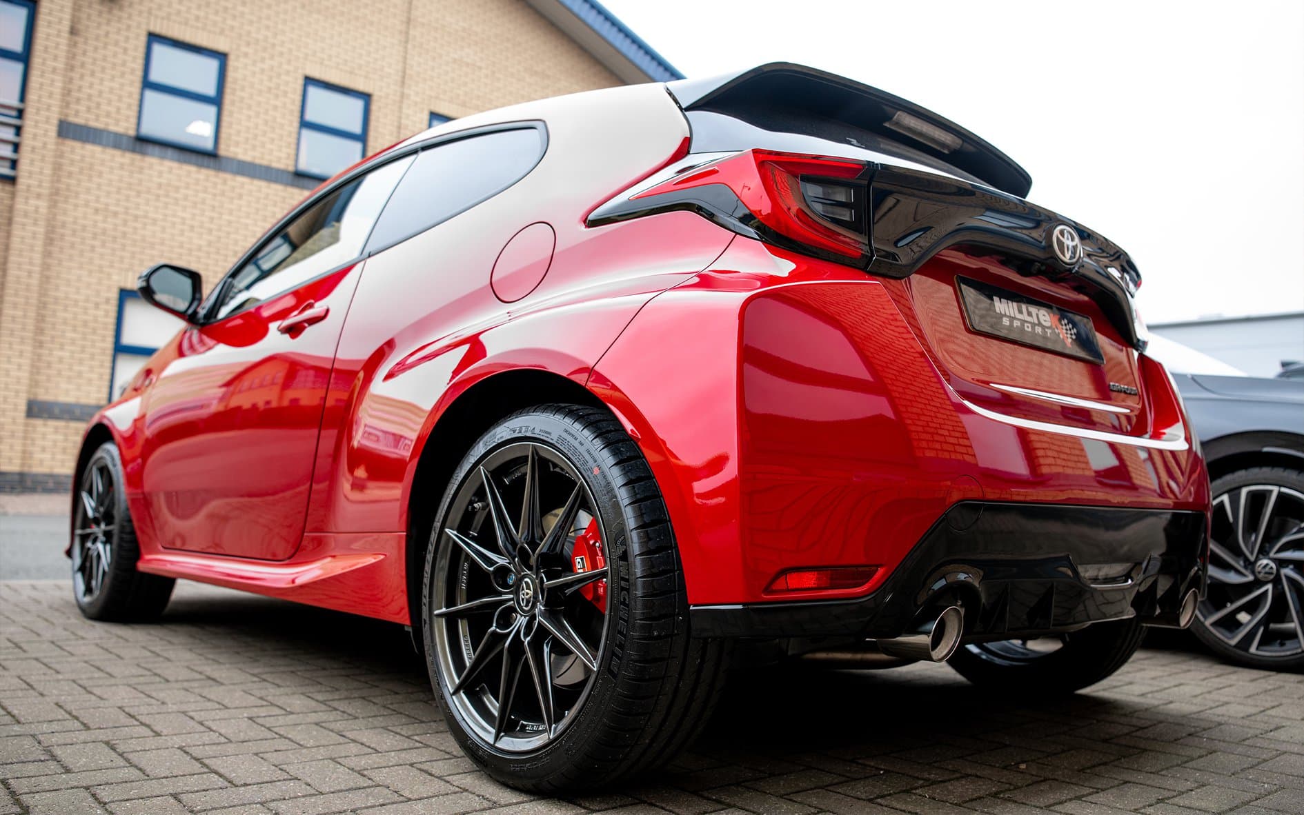 TOYOTA YARIS GR - MILLTEK DUPLEX SPORTAUSPUFF ANLAGE AB OPF – Bild 2