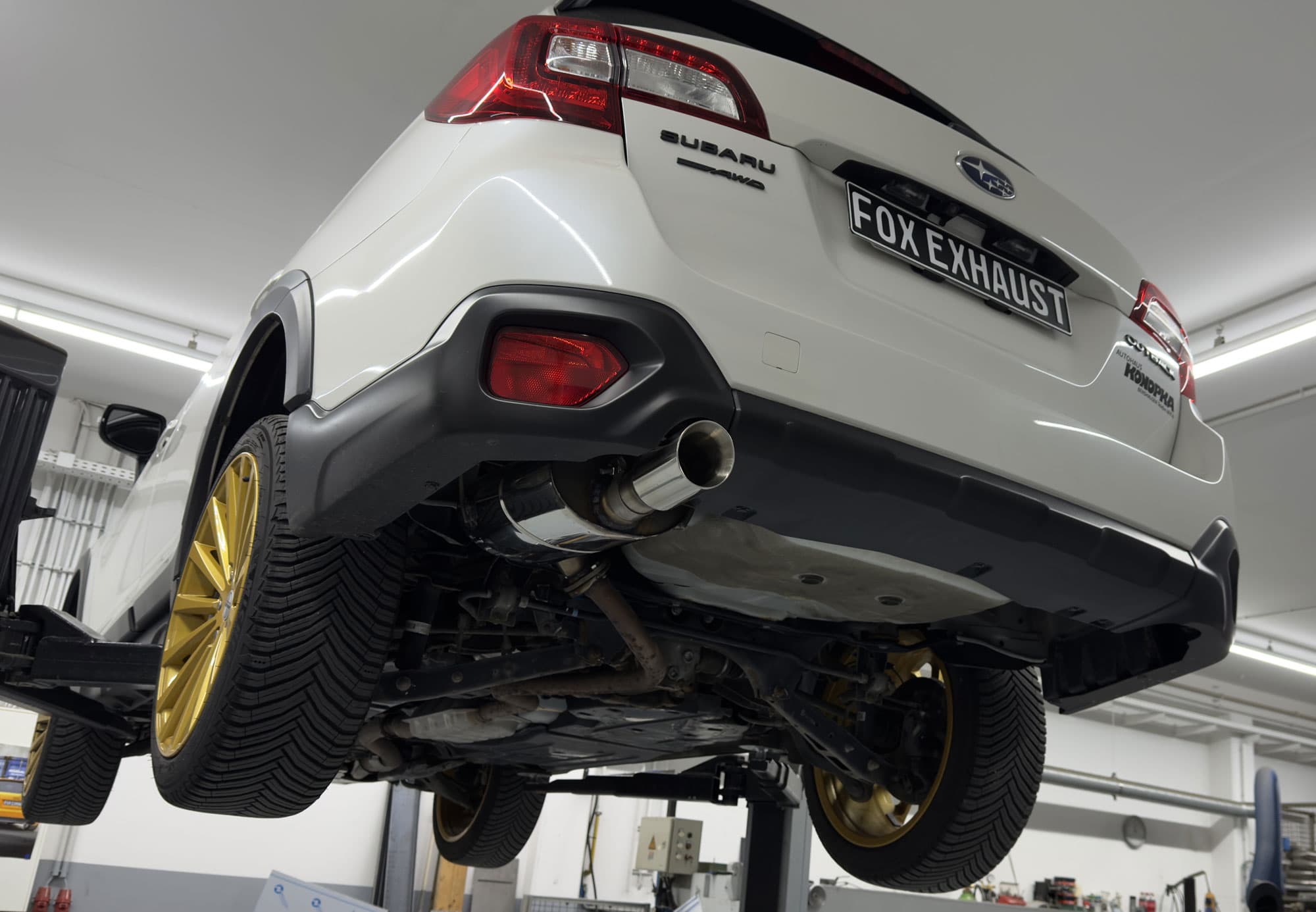 SUBARU OUTBACK KOMBI - FOX SPORTAUSPUFF