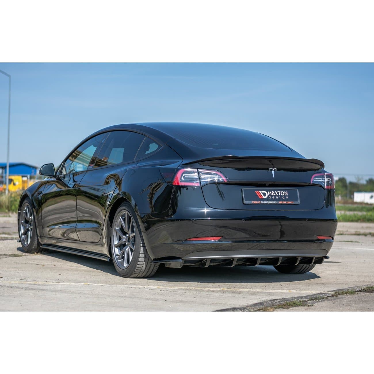 TESLA MODEL 3 - MAXTON DESIGN HECK SPOILER LIPPE CAP ABRISSKANTE – Bild 2