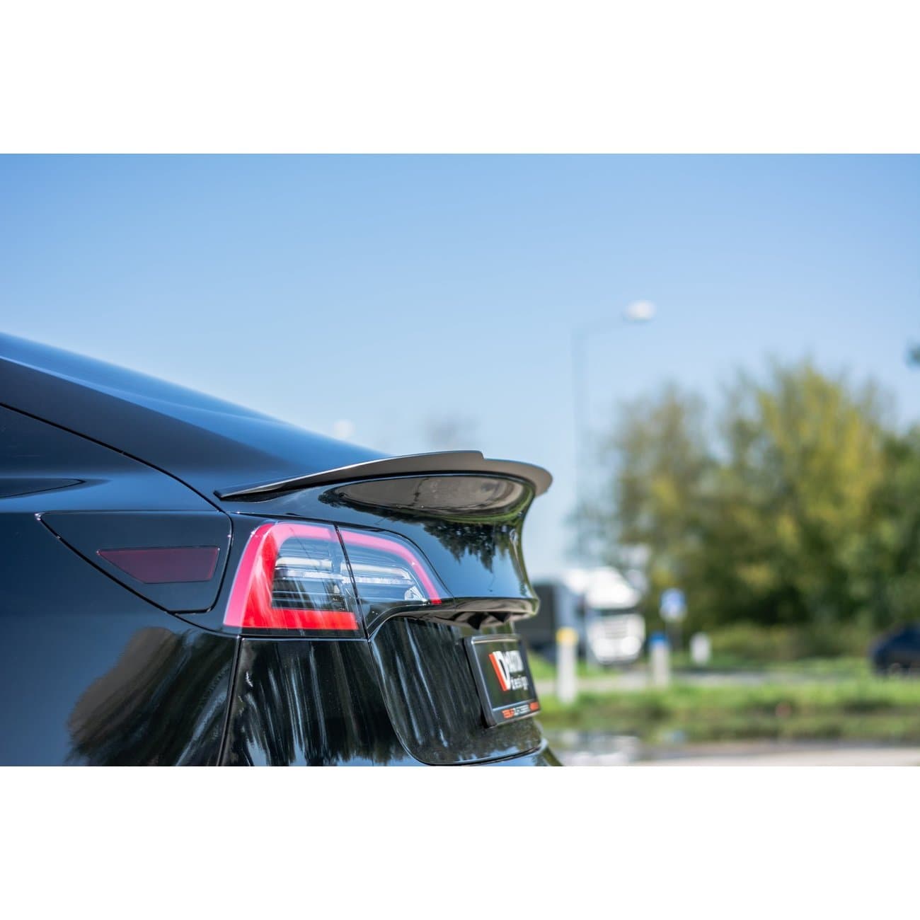 TESLA MODEL 3 - MAXTON DESIGN HECK SPOILER LIPPE CAP ABRISSKANTE – Bild 4