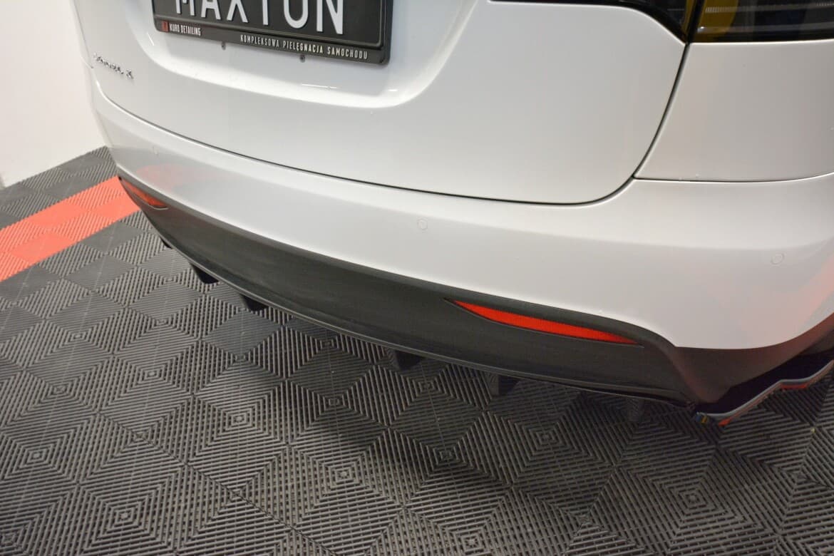 TESLA MODEL X - MAXTON DESIGN HECK DIFFUSOR ANSATZ – Bild 2