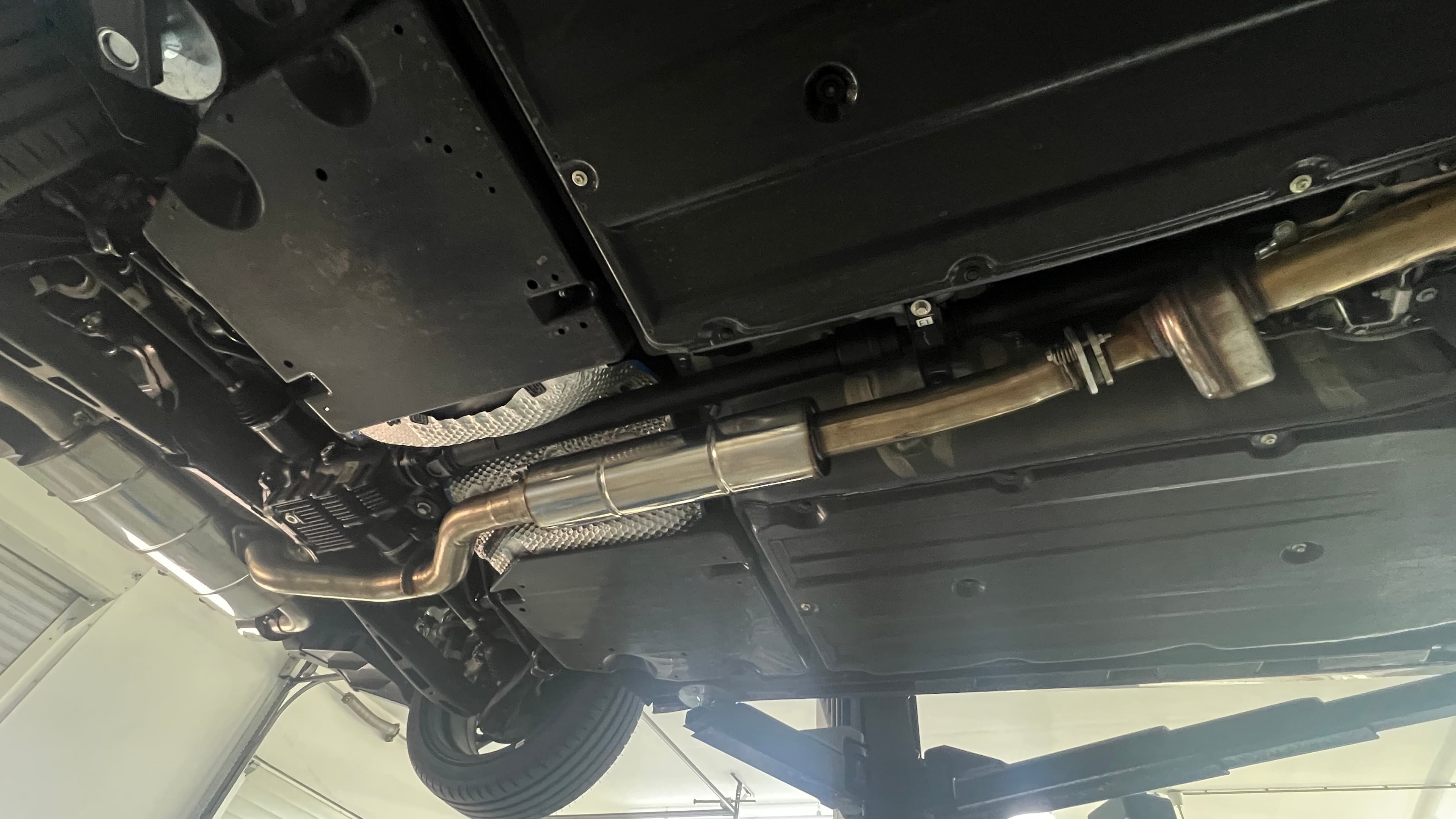 TOYOTA GR86 - FOX VORSCHALLDÄMPFER – Bild 4