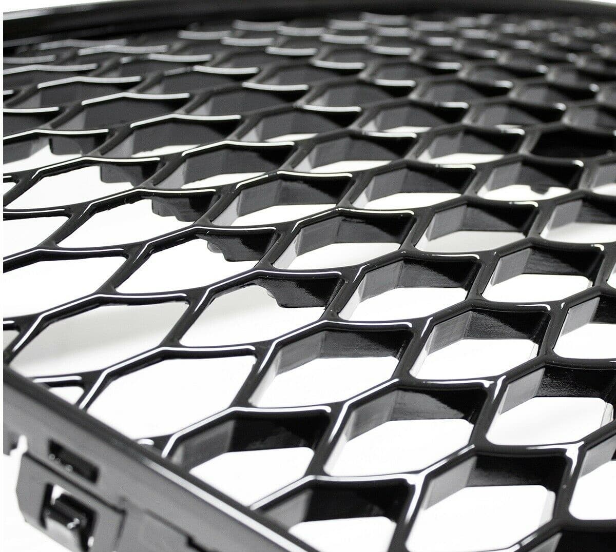 AUDI TT - SPORTGRILL TTRS OPTIK – Bild 4
