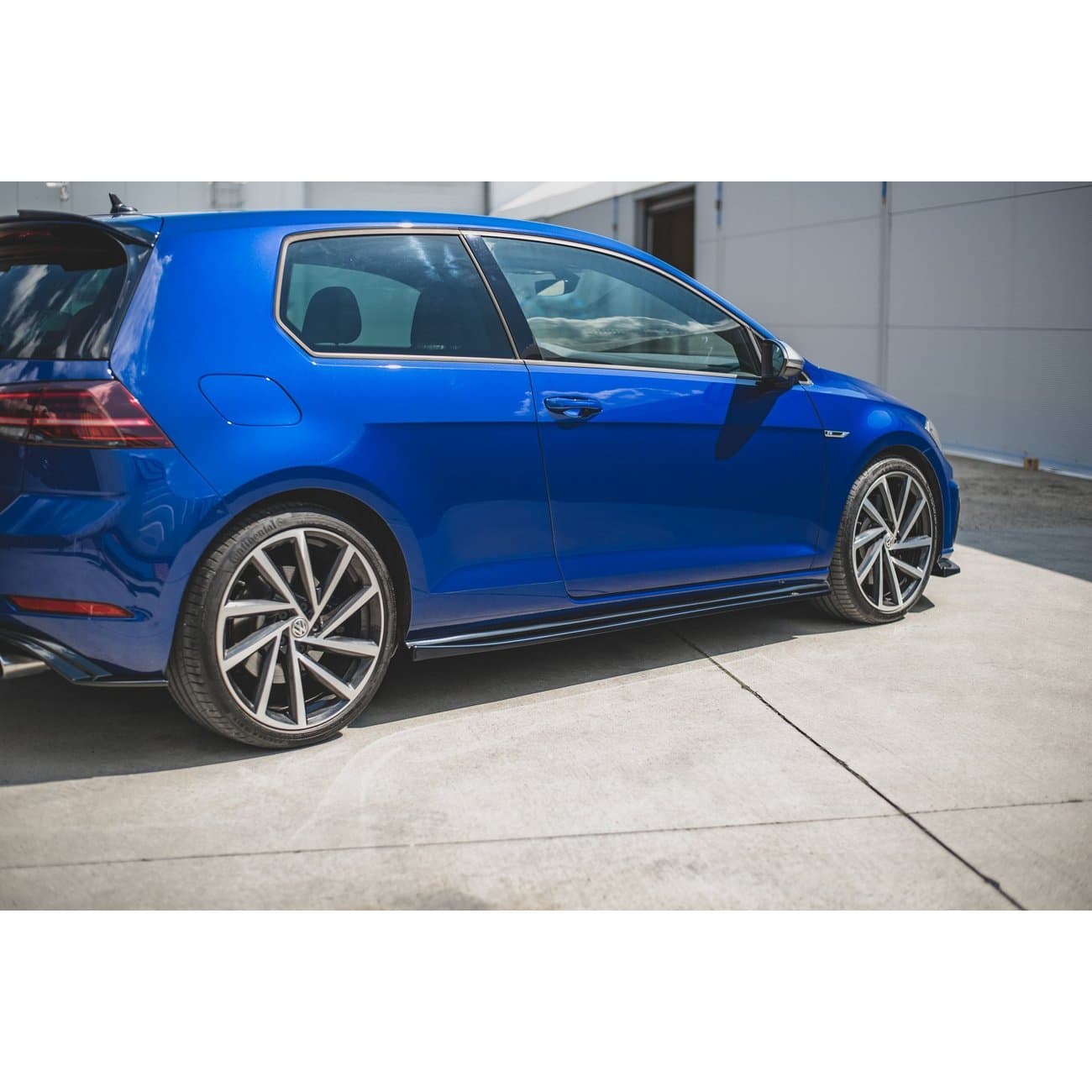 VW GOLF 7.5 R-LINE - MAXTON DESIGN SEITENSCHWELLER ANSATZ SCHWARZ GLANZ – Bild 4