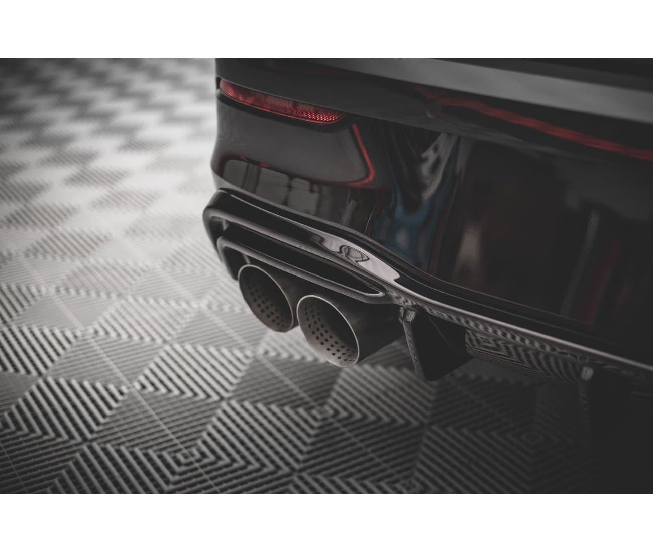 VW GOLF 8.5 R - MAXTON DESIGN HECK DIFFUSOR ANSATZ V.2 – Bild 4