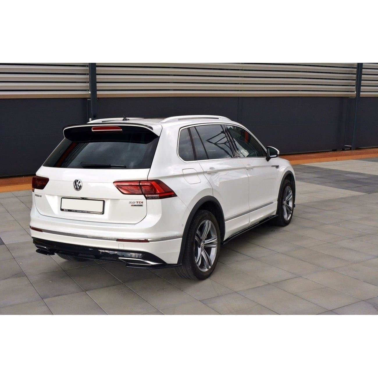 VW TIGUAN R-LINE - MAXTON DESIGN HECK ANSATZ DIFFUSER FLAPS – Bild 2
