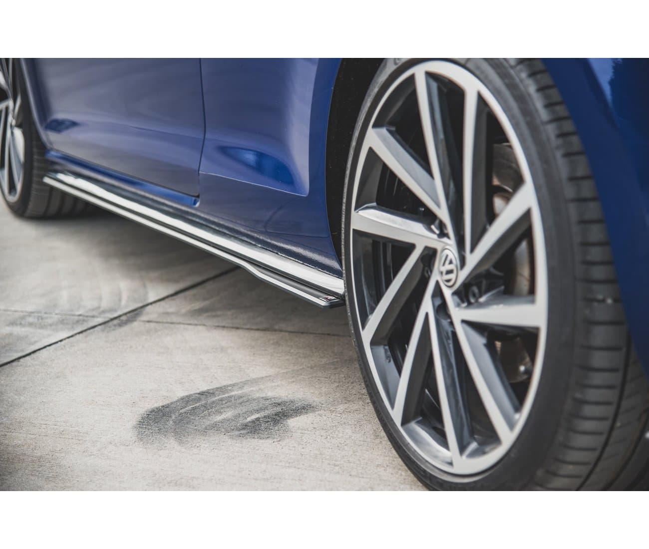 VW GOLF 7.5 R-LINE - MAXTON DESIGN SEITENSCHWELLER ANSATZ – Bild 3