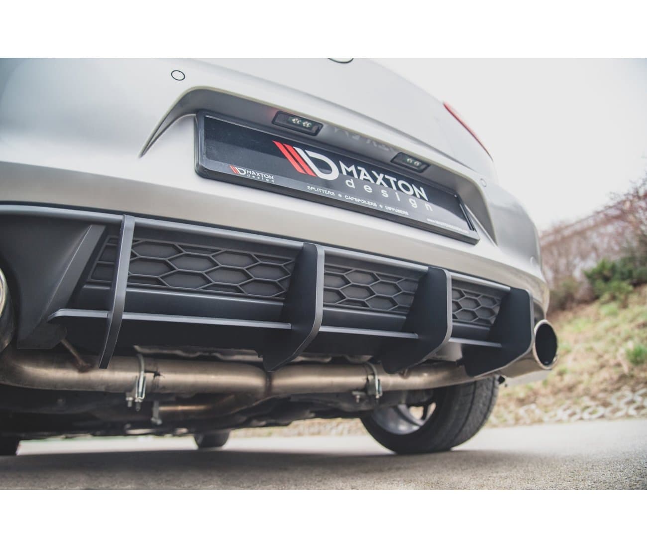 VW GOLF 7 GTI - MAXTON DESIGN HECK ANSATZ DIFFUSOR V.2 – Bild 3