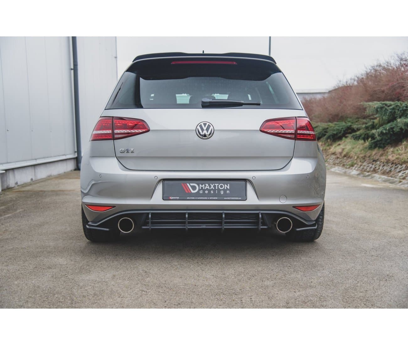 VW GOLF 7 GTI - MAXTON DESIGN HECK ANSATZ DIFFUSOR V.2 – Bild 4