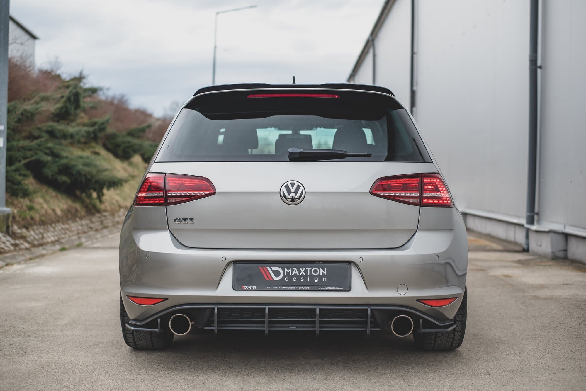 VW GOLF 7 GTI - MAXTON DESIGN CNC HECK SIDE SEITEN FLAPS – Bild 2