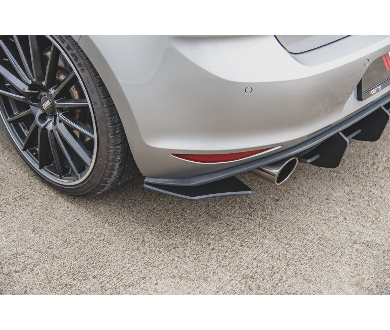 VW GOLF 7 GTI - MAXTON DESIGN HECKANSATZ FLAPS – Bild 3