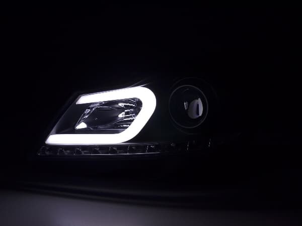MERCEDES C-KLASSE FACELIFT - LED DAYLINE SCHEINWERFER – Bild 2