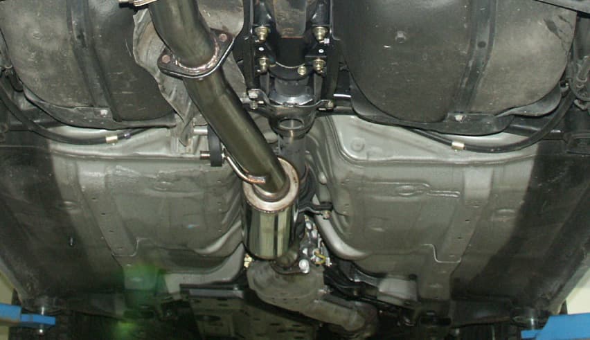 SUBARU IMPREZA WRX STI - VORSCHALLDÄMPFER