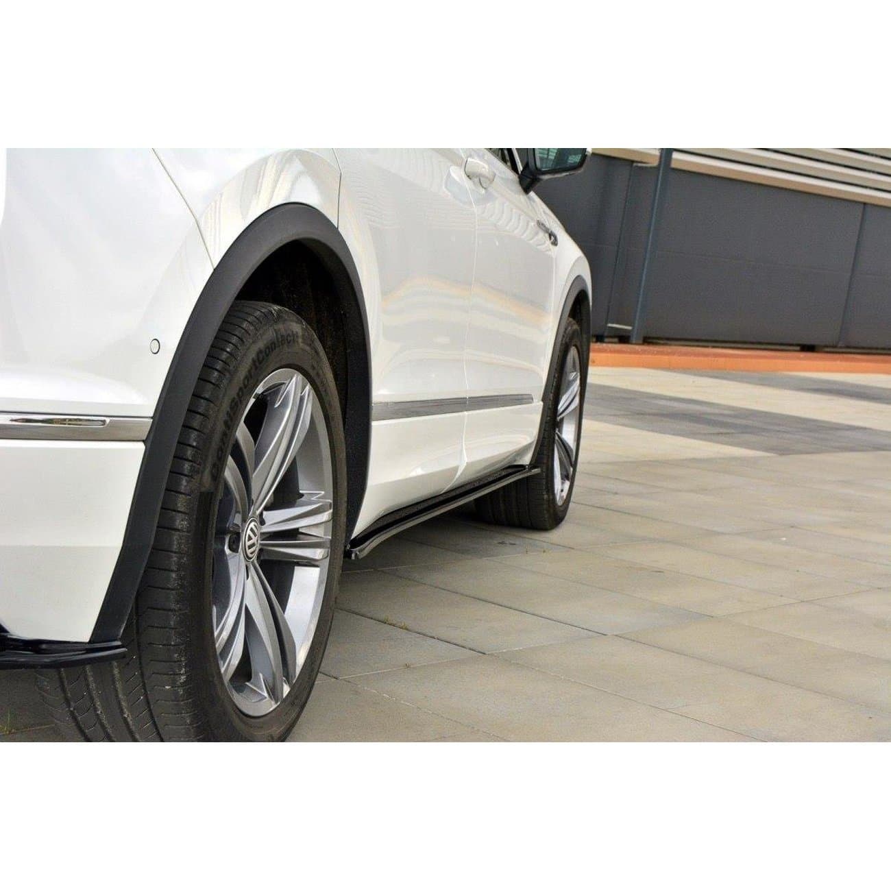 VW TIGUAN R-LINE - MAXTON DESIGN RACING SEITENSCHWELLER ANSATZ – Maxton Design